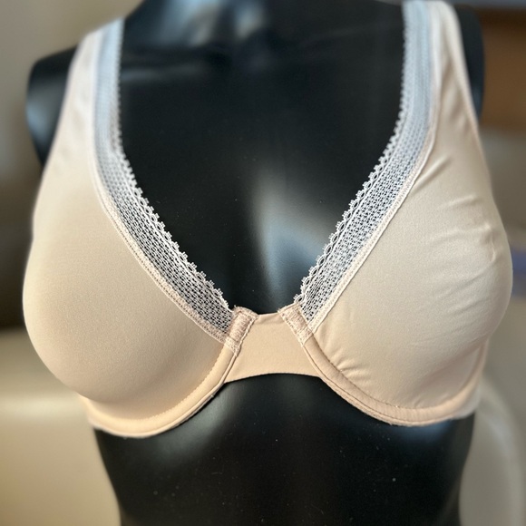 Victoria's Secret Beige Lace Bra - Picture 1 of 8